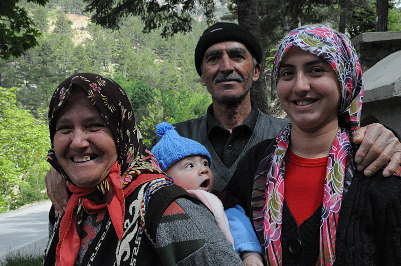 Eine türkische Familie am Gevne Cayi.